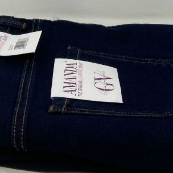 Petite Gloria Vanderbilt Amanda Classic Jeans Color: Rinse Noir Size: 16P-SHORT - Picture 3 of 6